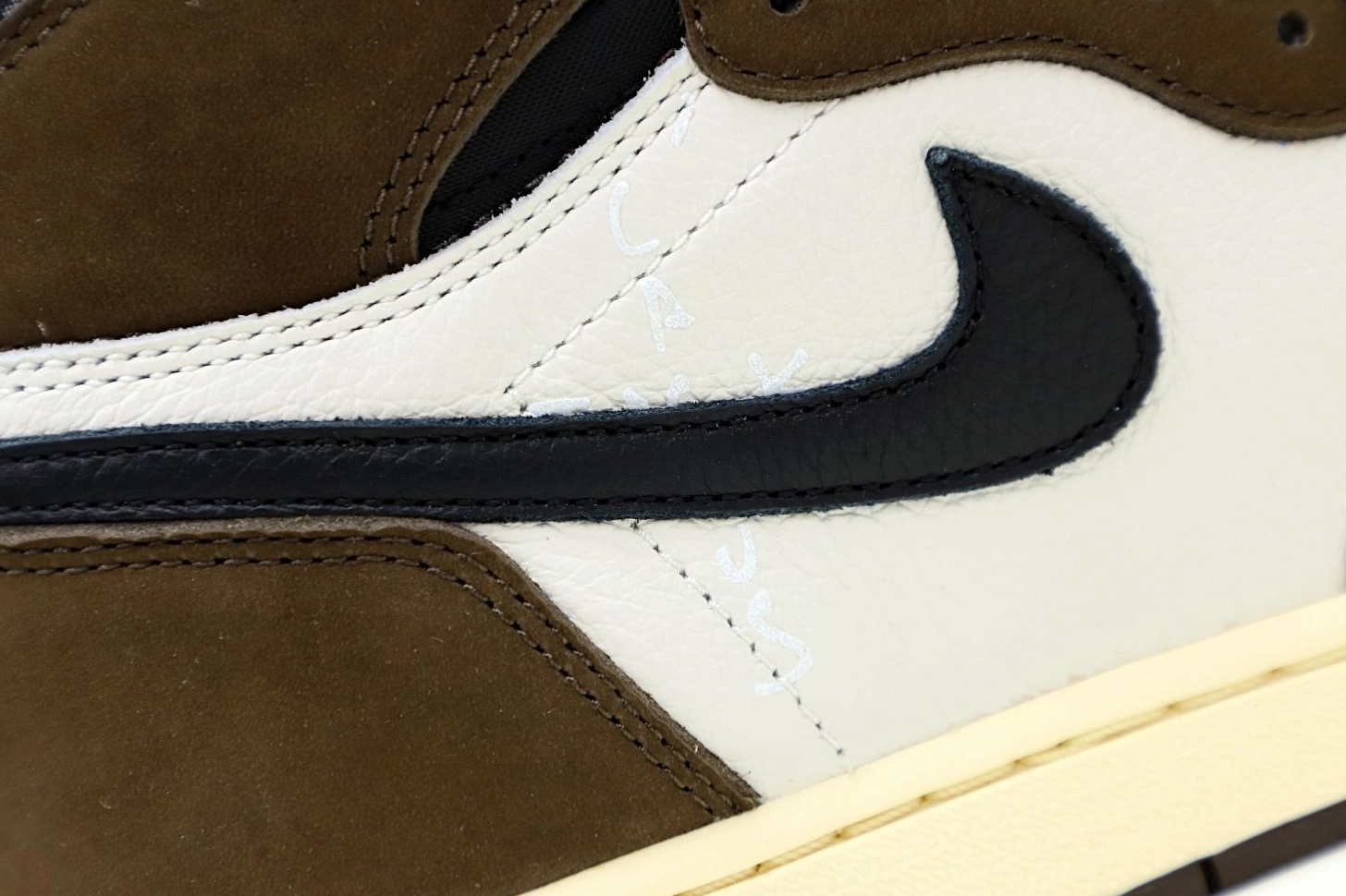 JORDAN X OG 1 SCOTT HIGH RETRO AIR TRAVIS 'MOCHA' 1001